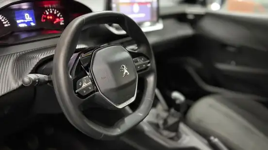 PEUGEOT-208-2024