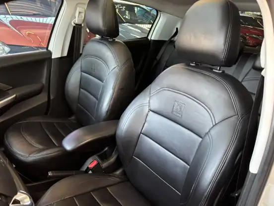 PEUGEOT-208-2016