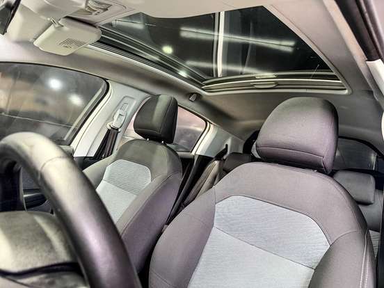 PEUGEOT-208-2013