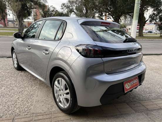 PEUGEOT-208-2022
