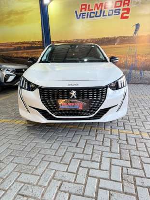 PEUGEOT-208-2021