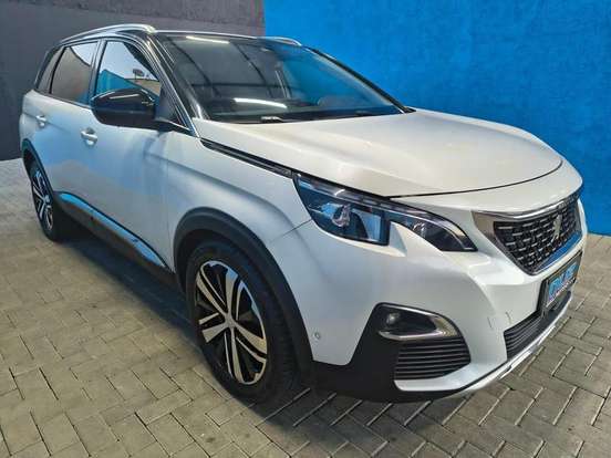 PEUGEOT-5008-2018