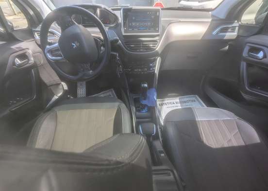 PEUGEOT-2008-2017