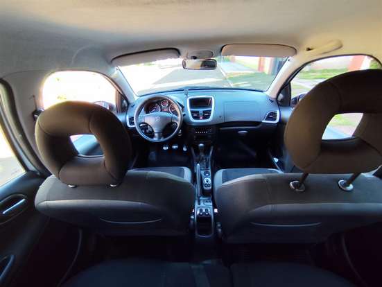 PEUGEOT-207-2011
