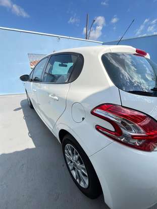 PEUGEOT-208-2014