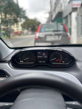 PEUGEOT-208-2016