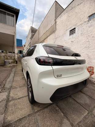 PEUGEOT-208-2022