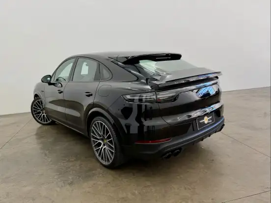 PORSCHE-CAYENNE-2022