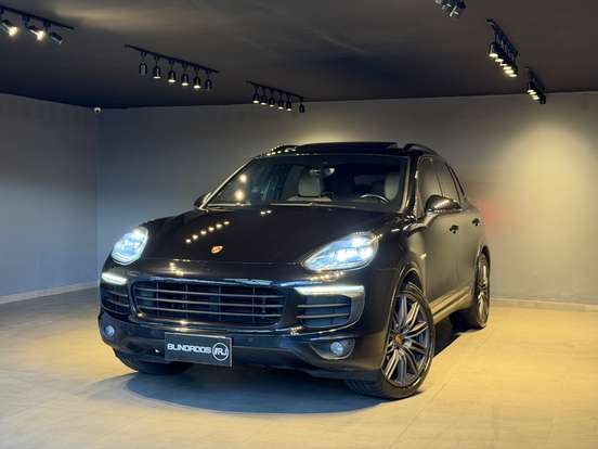 PORSCHE-CAYENNE-2017
