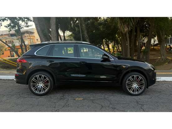 PORSCHE-CAYENNE-2015