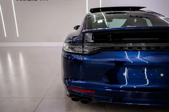 PORSCHE-PANAMERA-2023