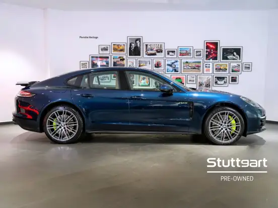 PORSCHE-PANAMERA-2023