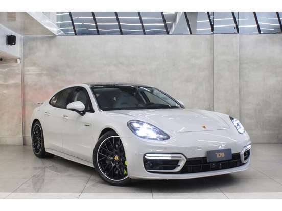 PORSCHE-PANAMERA-2023