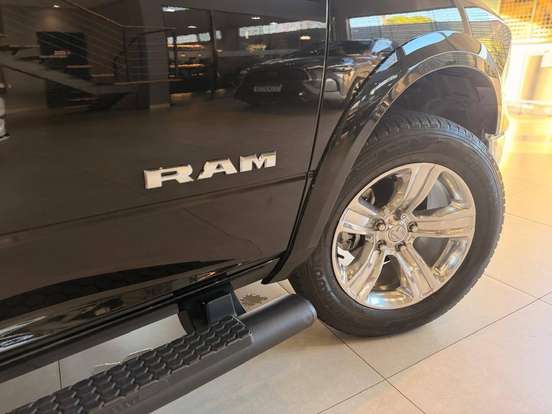 RAM-CLASSIC-5.7 V8 GASOLINA LARAMIE CD 4X4 AUTOMÁTICO RAM-CLASSIC-2022