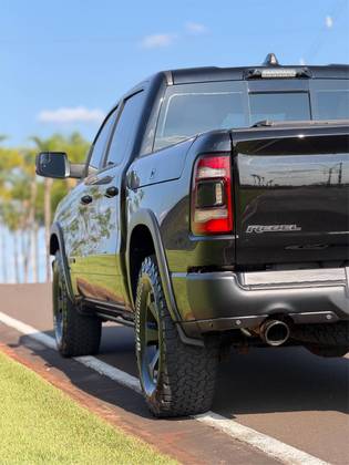 RAM 1500 5.7 V8 GASOLINA REBEL CD 4X4 AUTOMÁTICO