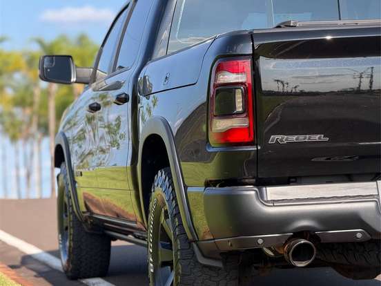 RAM-1500-5.7 V8 GASOLINA REBEL CD 4X4 AUTOMÁTICO RAM-1500-2022