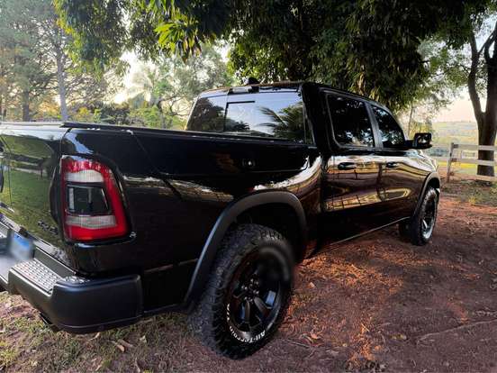 RAM-1500-5.7 V8 GASOLINA REBEL CD 4X4 AUTOMÁTICO RAM-1500-2022