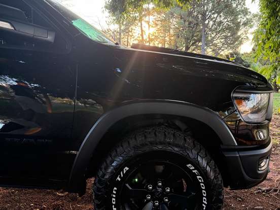 RAM-1500-5.7 V8 GASOLINA REBEL CD 4X4 AUTOMÁTICO RAM-1500-2022