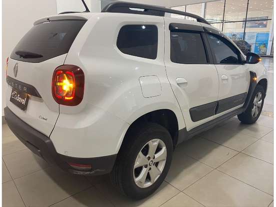 RENAULT-DUSTER-2022