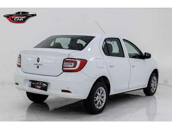 RENAULT-LOGAN-2022