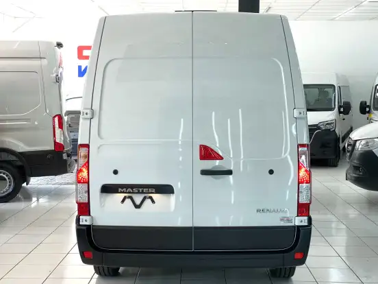 RENAULT-MASTER-2026