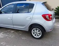 RENAULT SANDERO 1.6 EXPRESSION 8V FLEX 4P MANUAL RENAULT SANDERO 1.6 EXPRESSION 8V FLEX 4P MANUAL