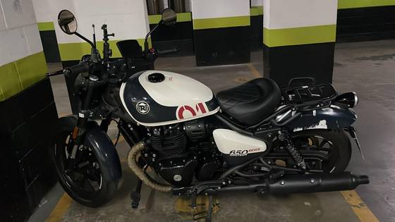 ROYAL ENFIELD SHOTGUN 650 STENCIL WHITE 
