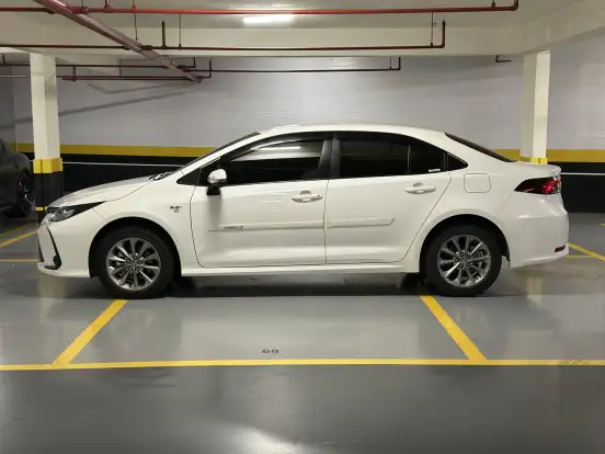 TOYOTA-COROLLA-2025