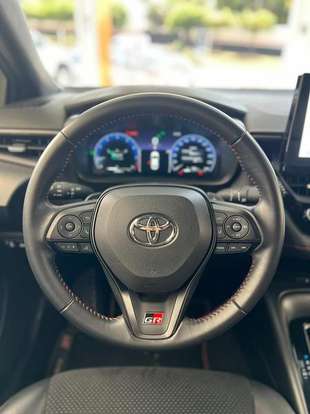 TOYOTA-COROLLA-2025