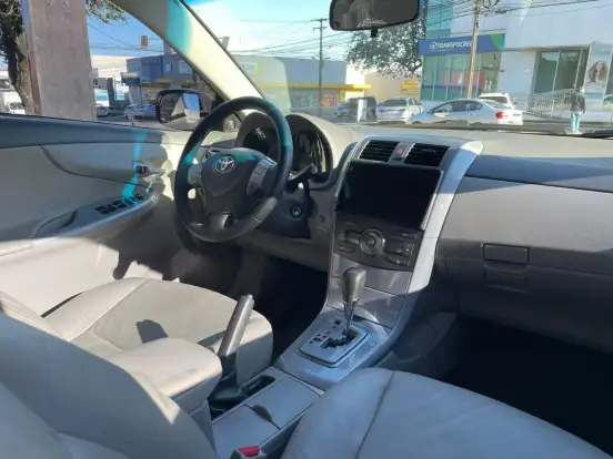 TOYOTA-COROLLA-2010