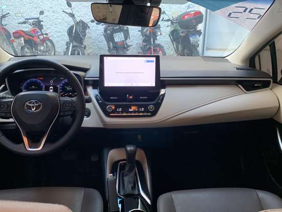 TOYOTA-COROLLA-2025