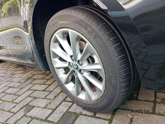 TOYOTA-COROLLA-2024