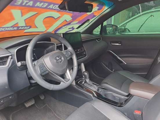 TOYOTA-COROLLA CROSS-2024