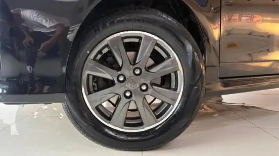 TOYOTA-ETIOS-2017