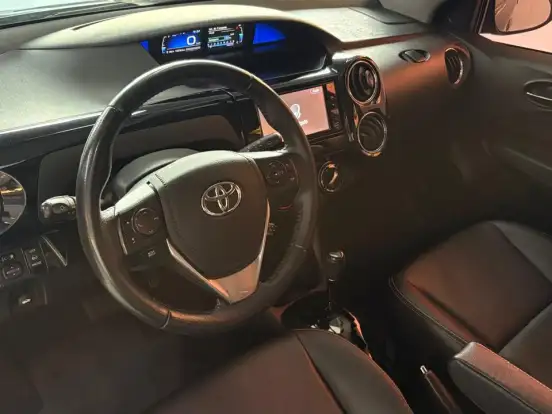 TOYOTA-ETIOS-1.5 XLS 16V FLEX 4P AUTOMÁTICO TOYOTA-ETIOS-2017