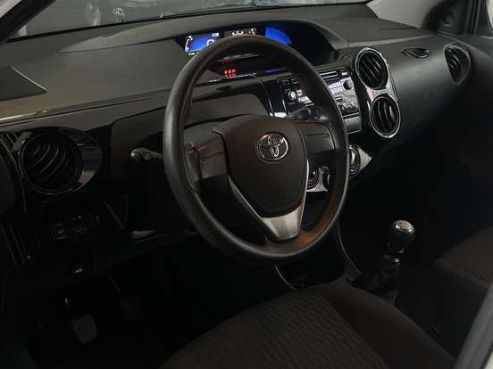 TOYOTA-ETIOS-2018
