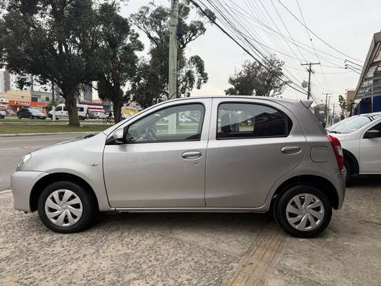 TOYOTA-ETIOS-2016