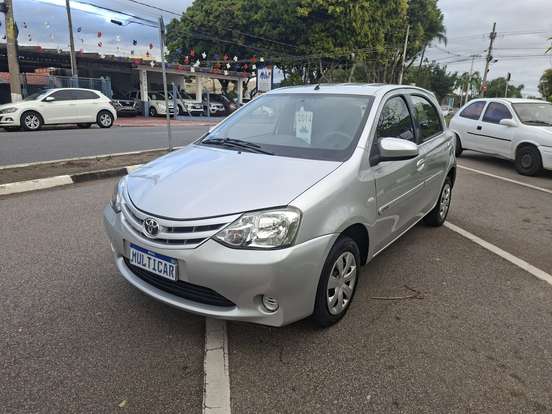 TOYOTA-ETIOS-1.5 XS 16V FLEX 4P MANUAL TOYOTA-ETIOS-2014
