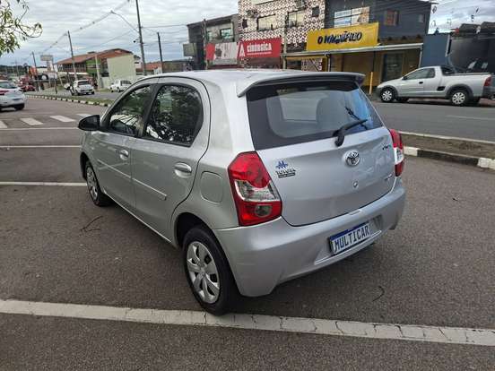 TOYOTA-ETIOS-2014