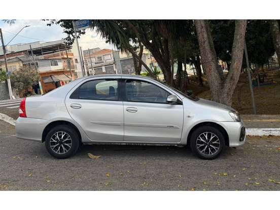 TOYOTA-ETIOS-2017
