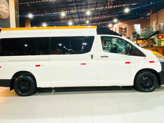 TOYOTA-HIACE-2.8 D-4D TURBO DIESEL MINIBUS 15+1 DX AUTOMÁTICO TOYOTA-HIACE-2024
