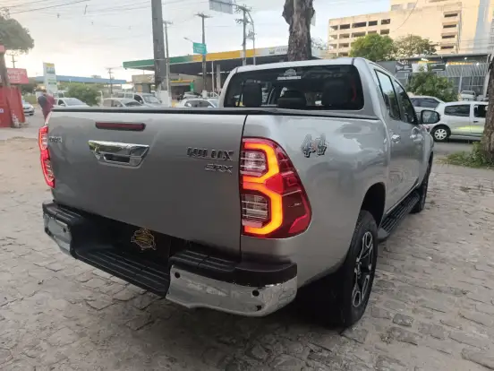 TOYOTA-HILUX-2020