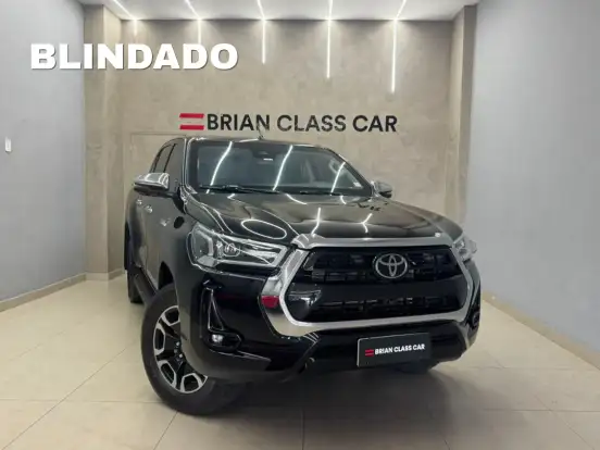 TOYOTA-HILUX-2023