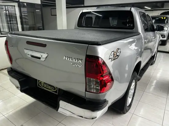 TOYOTA-HILUX-2017