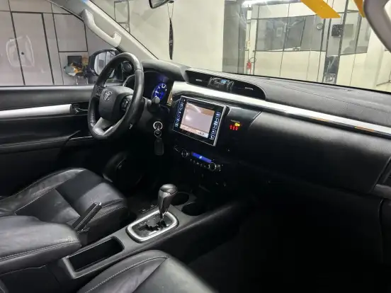 TOYOTA-HILUX-2017