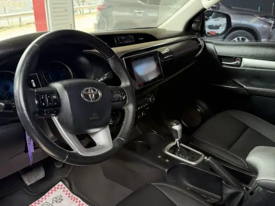 TOYOTA-HILUX-2.8 SRX 4X4 CD 16V DIESEL 4P AUTOMÁTICO TOYOTA-HILUX-2016