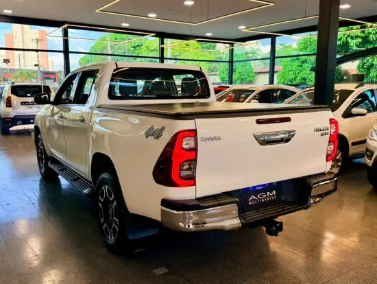 TOYOTA-HILUX-2017