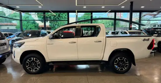 TOYOTA-HILUX-2017