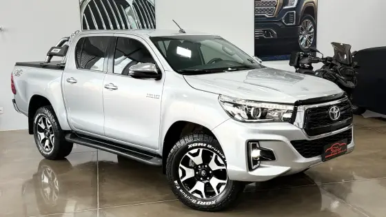 TOYOTA HILUX 2.8 SRX 4X4 CD 16V DIESEL 4P AUTOMÁTICO