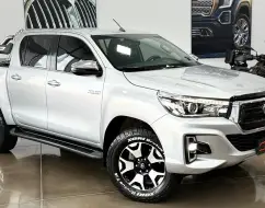 TOYOTA HILUX 2.8 SRX 4X4 CD 16V DIESEL 4P AUTOMÁTICO TOYOTA HILUX 2.8 SRX 4X4 CD 16V DIESEL 4P AUTOMÁTICO
